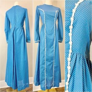 Vintage 1970s Prairie Dress Swiss Dot Romantic Cottagecore Elegant 70s Blue